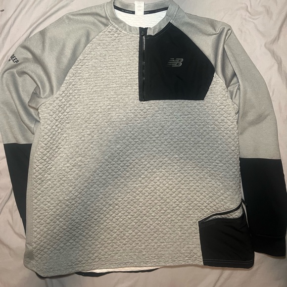 New Balance Black and Gray Quilted Top - Picture 1 of 4